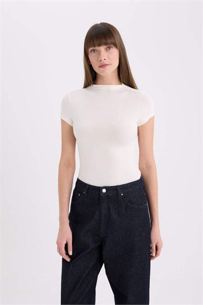 Defacto Kadın Kısa Kol T-shirt E5906AX/ER105 ECRU