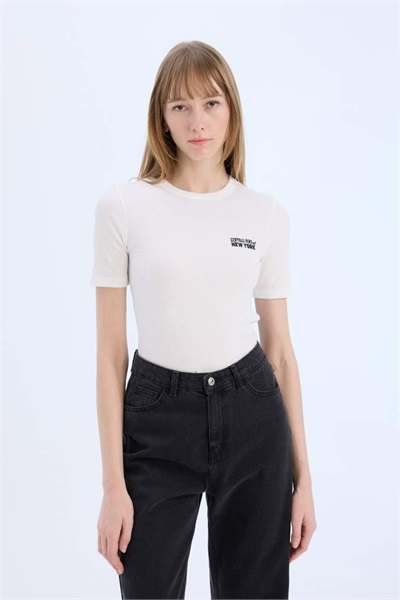 Defacto Kadın Kısa Kol T-shirt E5068AX/ER105 ECRU